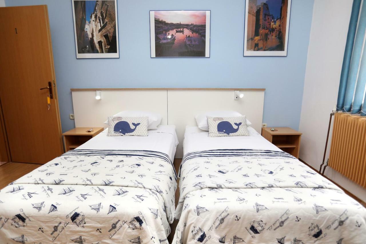 Stela Apartments Trogir Eksteriør billede
